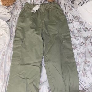 Green cargo pants